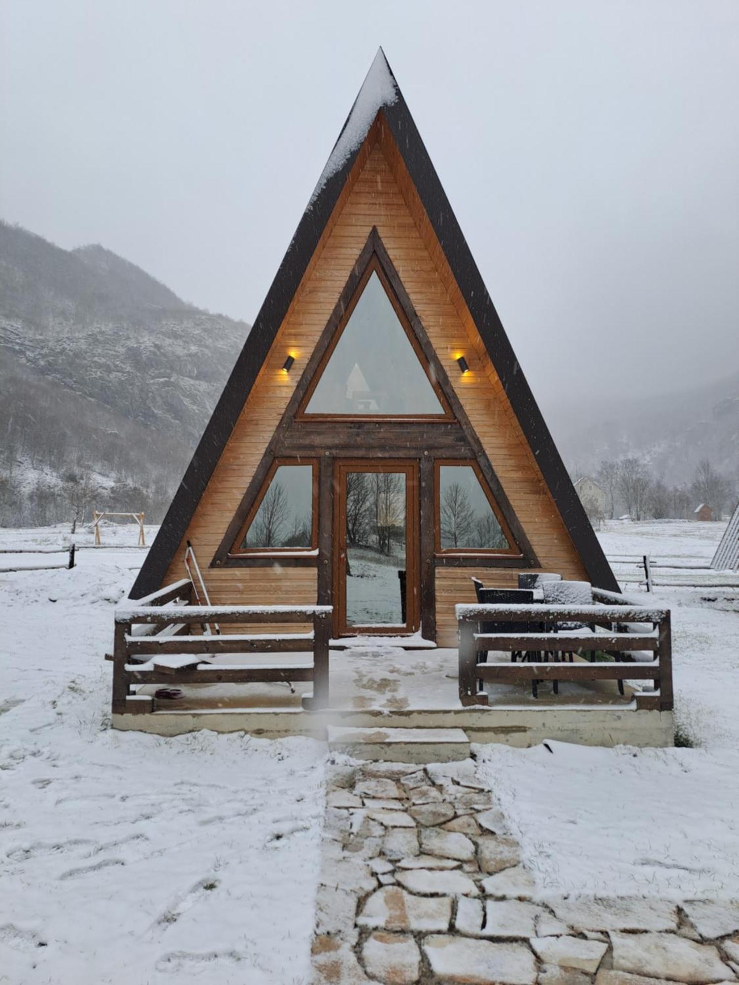 Wooden Cottages Konak Savnik エクステリア 写真