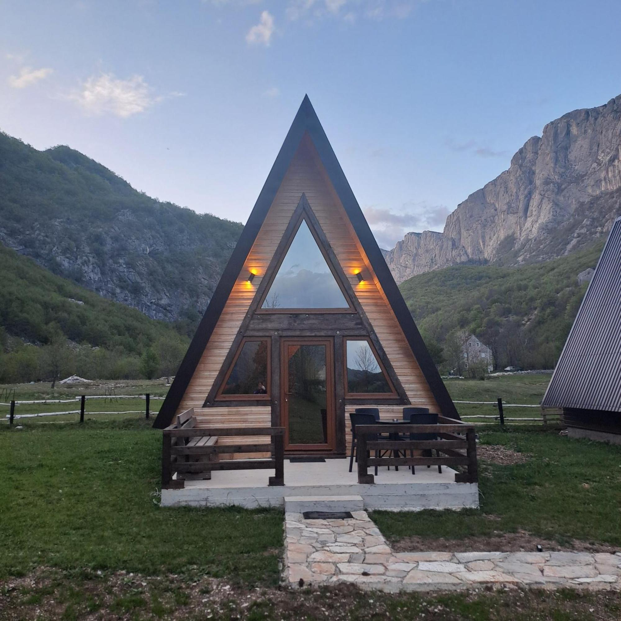 Wooden Cottages Konak Savnik エクステリア 写真