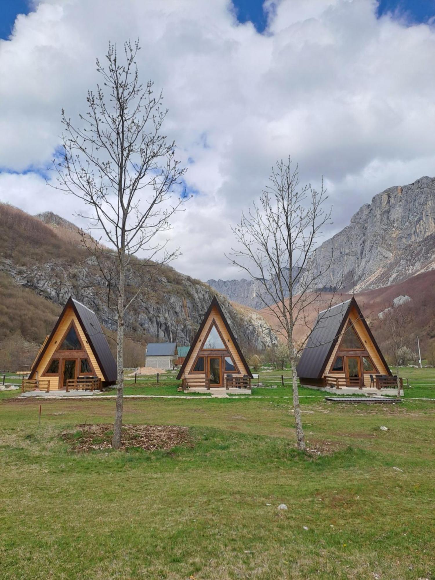 Wooden Cottages Konak Savnik エクステリア 写真