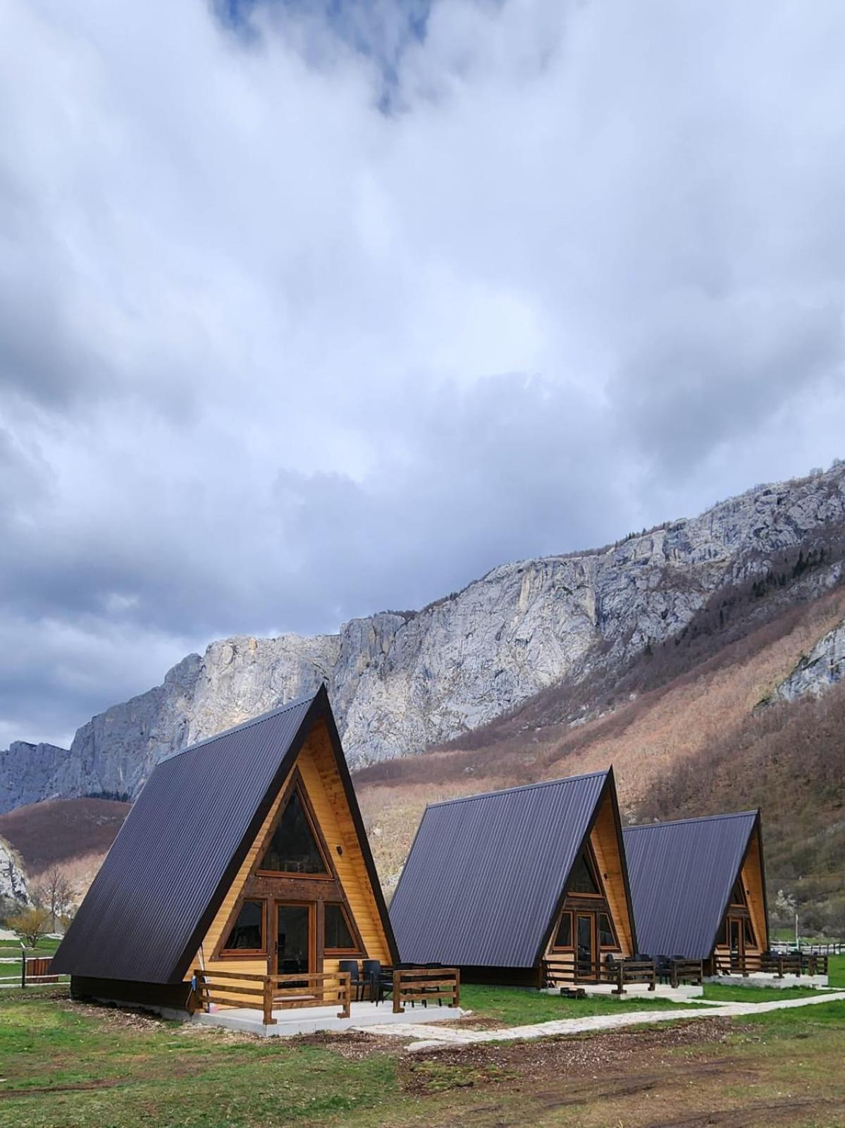 Wooden Cottages Konak Savnik エクステリア 写真